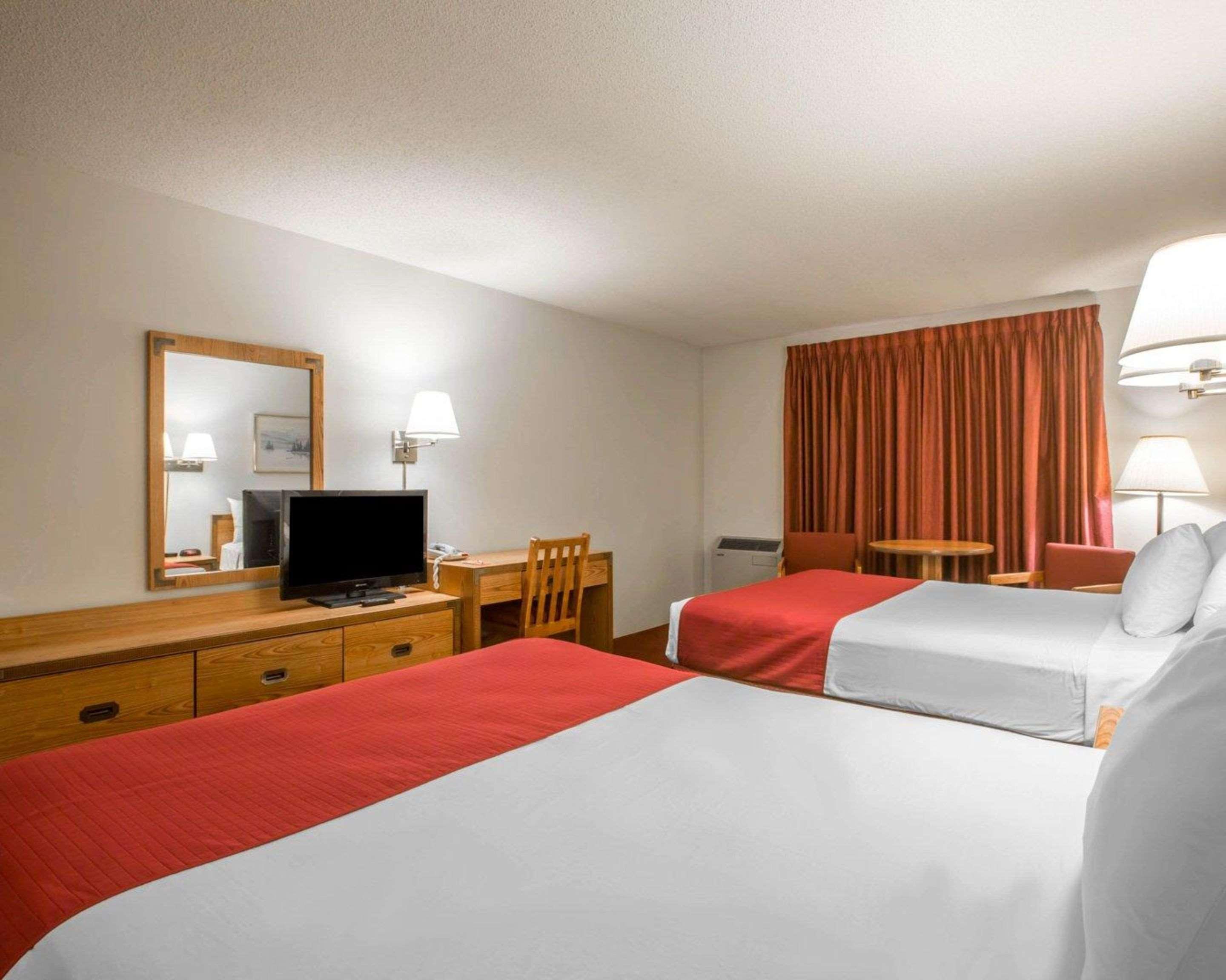 לייק פלאסיד Rodeway Inn מראה חיצוני תמונה