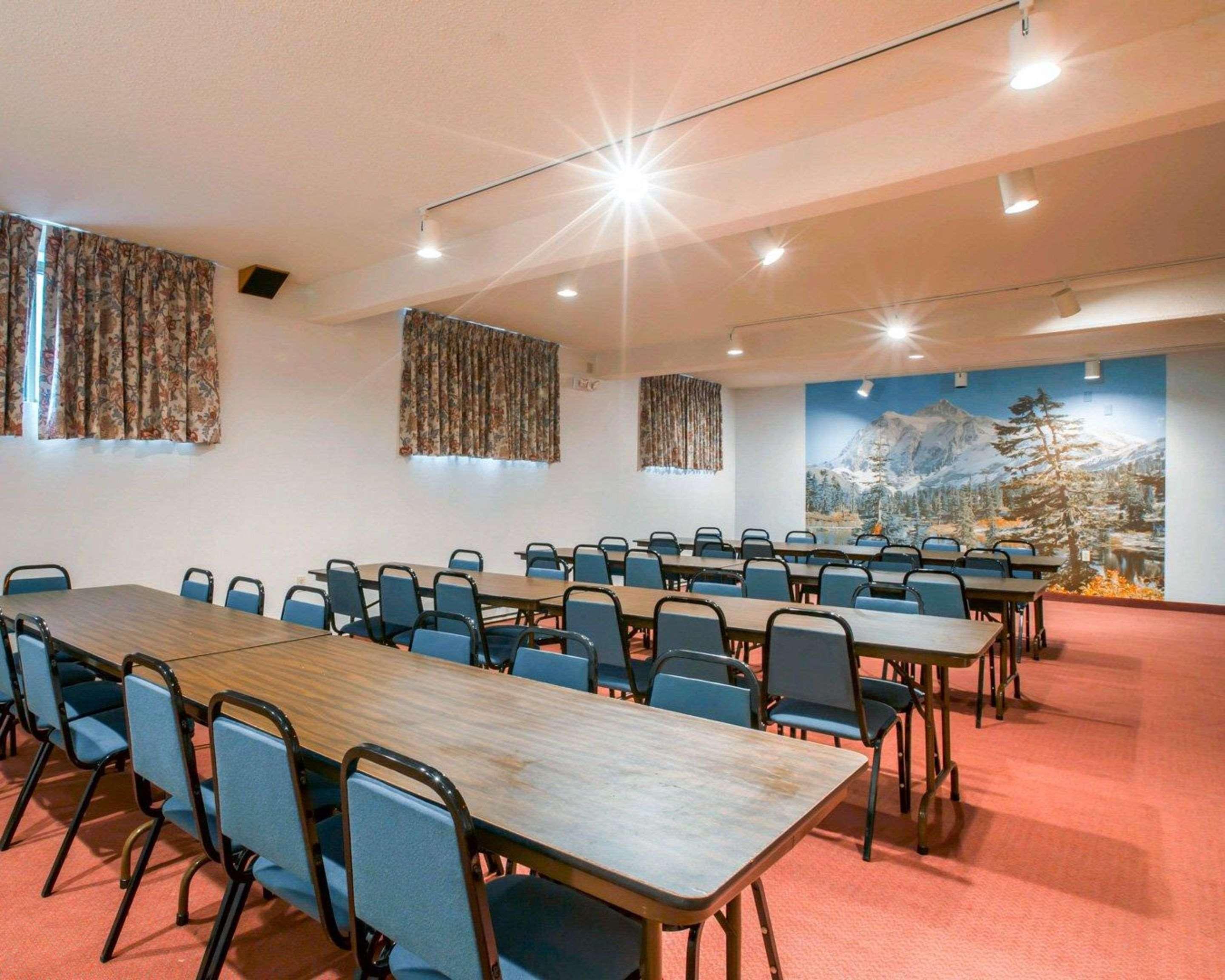 לייק פלאסיד Rodeway Inn מראה חיצוני תמונה