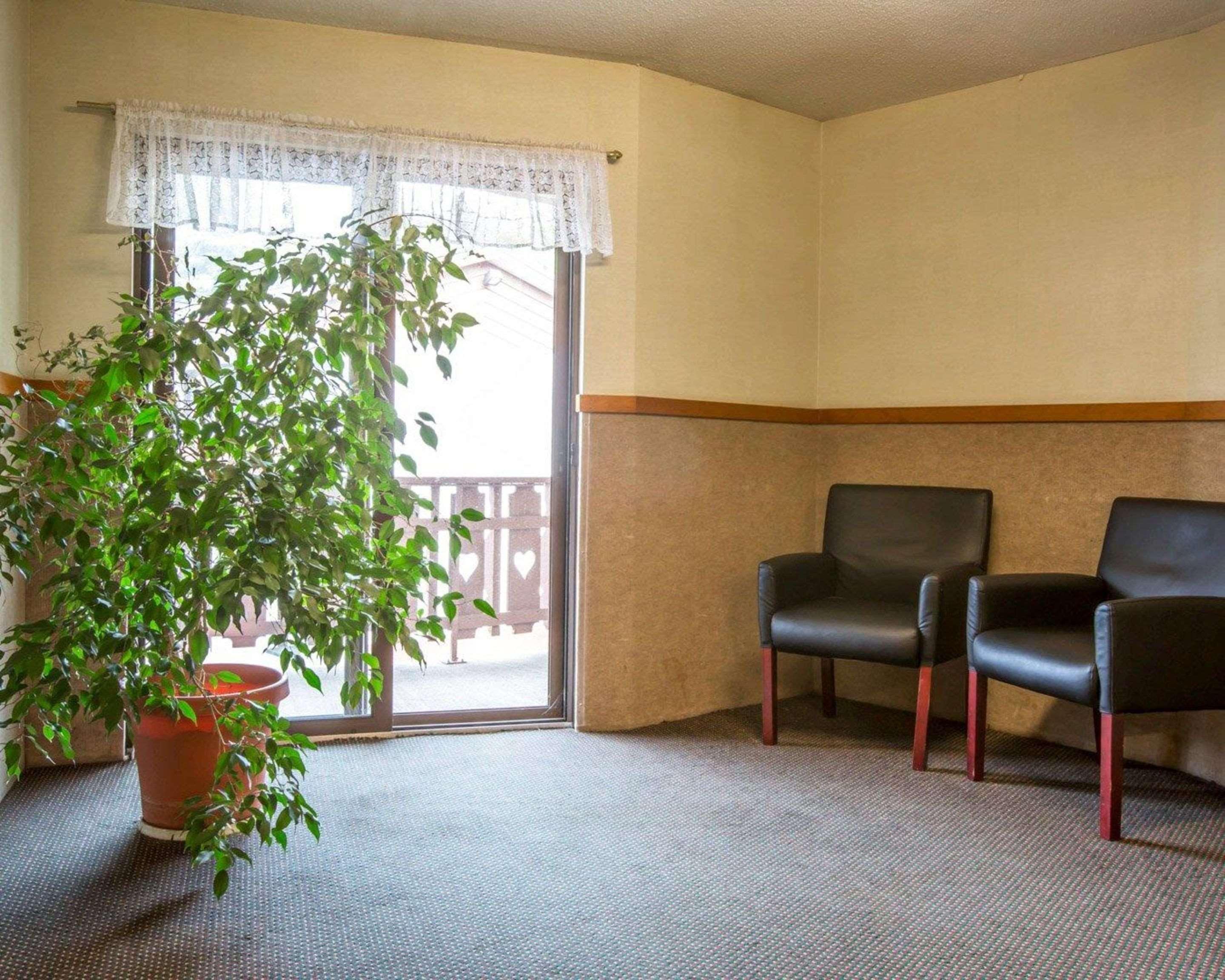 לייק פלאסיד Rodeway Inn מראה חיצוני תמונה