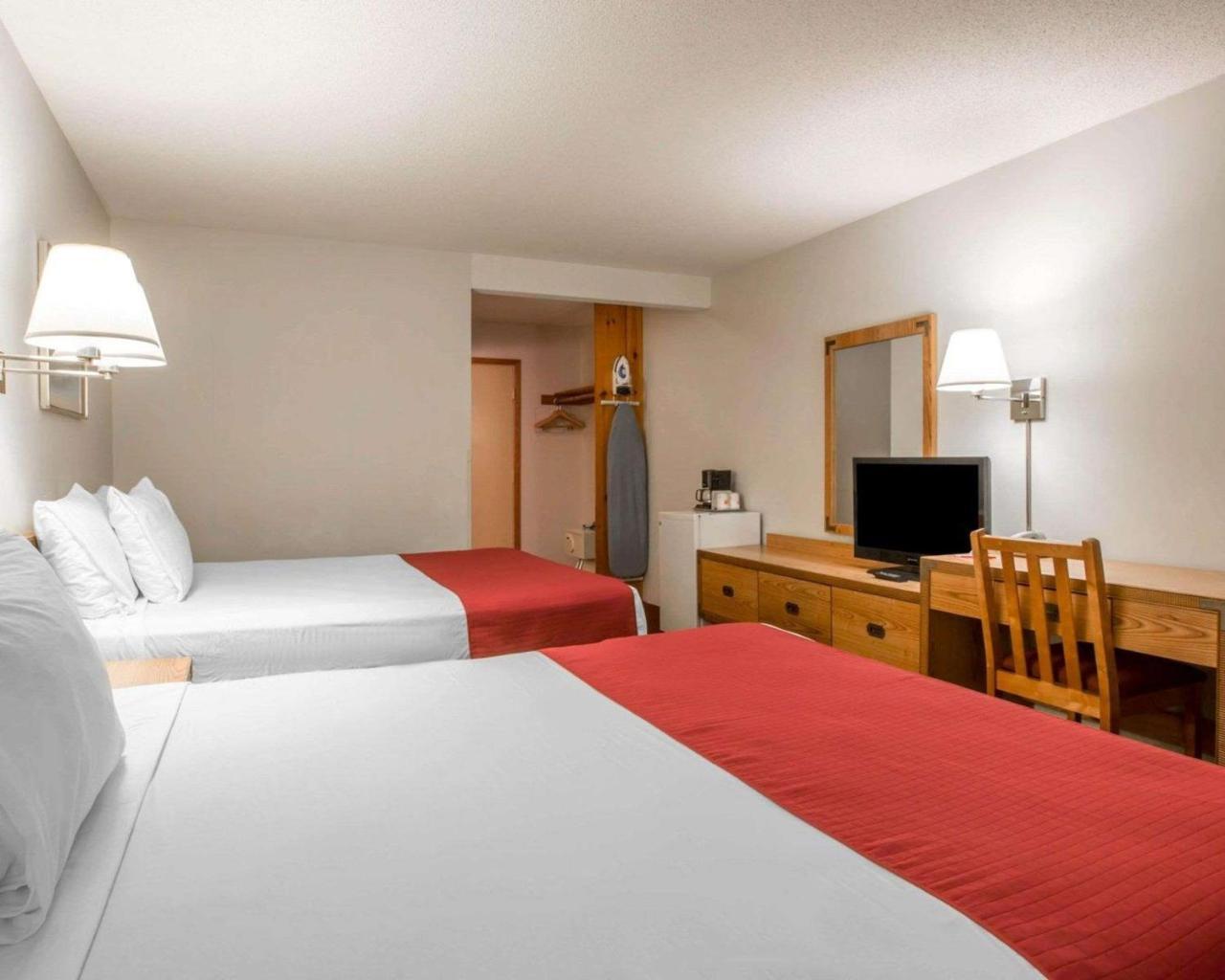 לייק פלאסיד Rodeway Inn מראה חיצוני תמונה