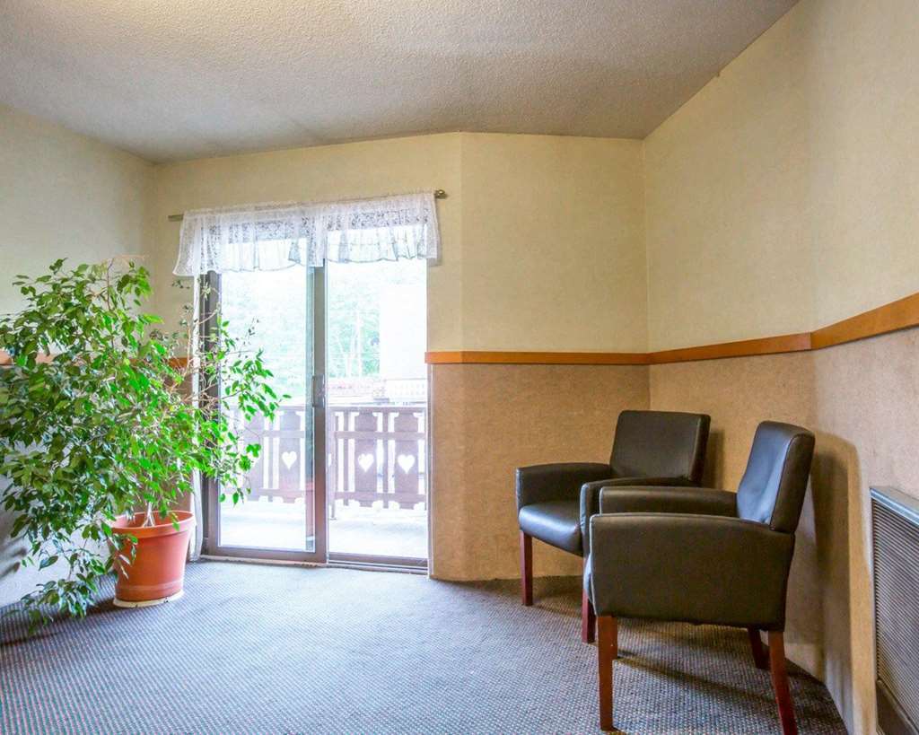 לייק פלאסיד Rodeway Inn מראה פנימי תמונה