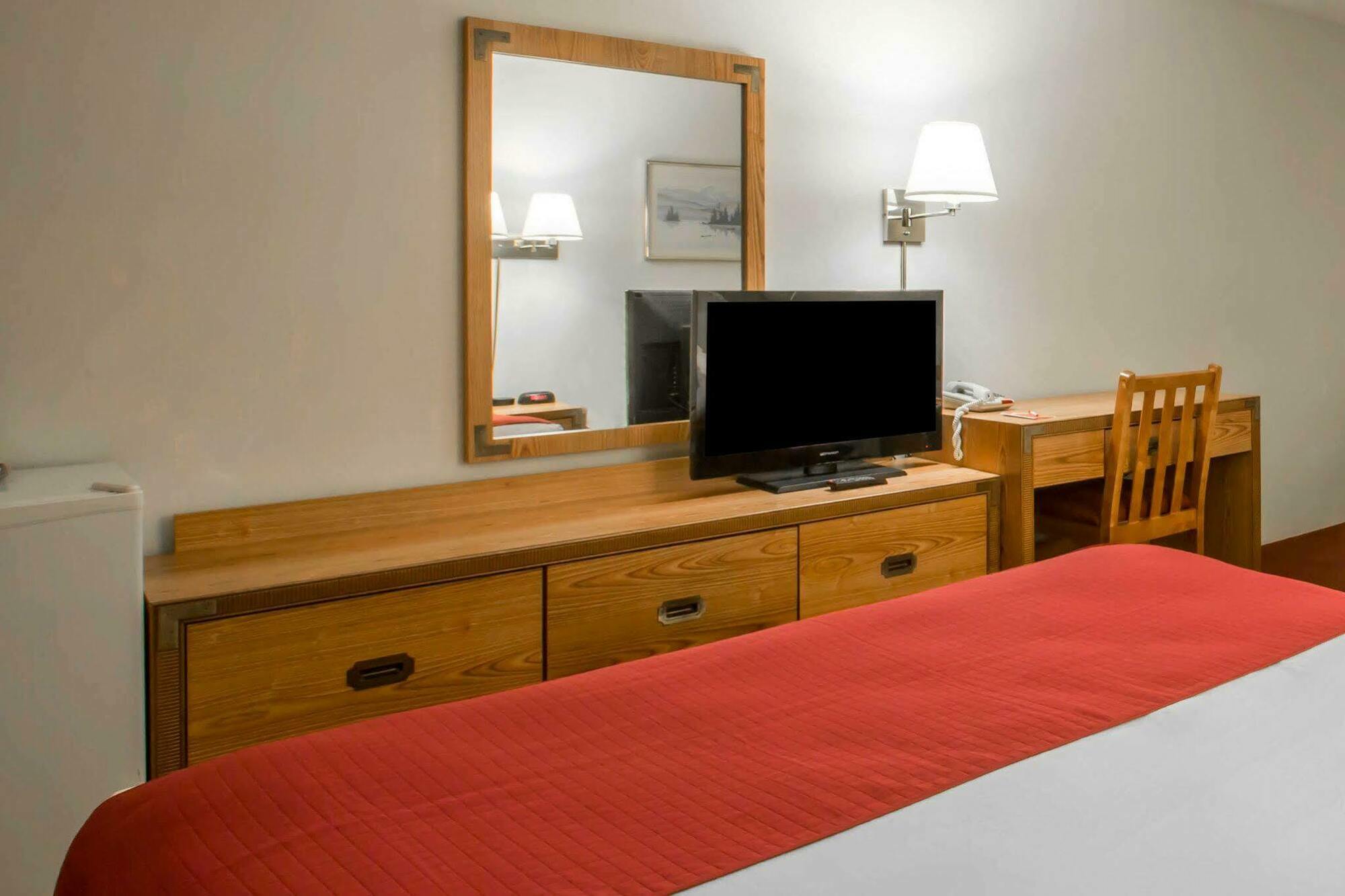 לייק פלאסיד Rodeway Inn מראה חיצוני תמונה